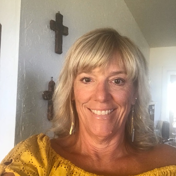 Meet your Posher, Cari - Picture 1 of 1